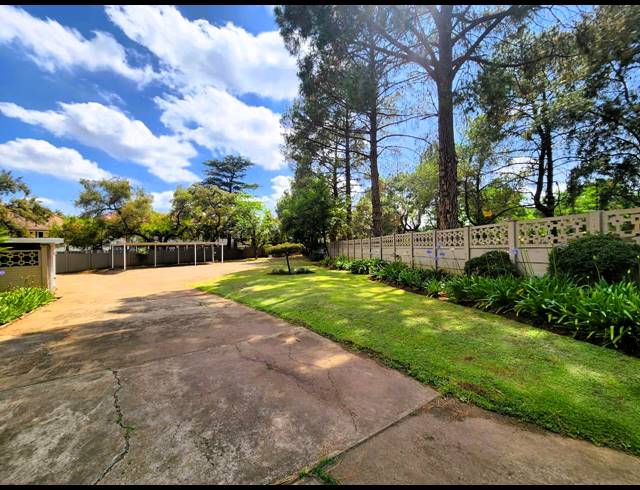 2 BEDROOM TOWNHOUSE FOR SALE IN THREE RIVERS PROPER